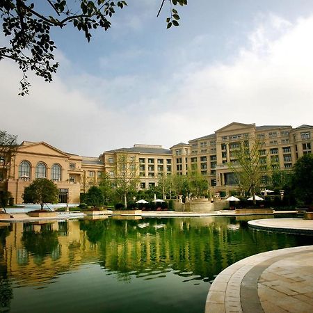 Landison Green Town Hotel Xinchang Esterno foto