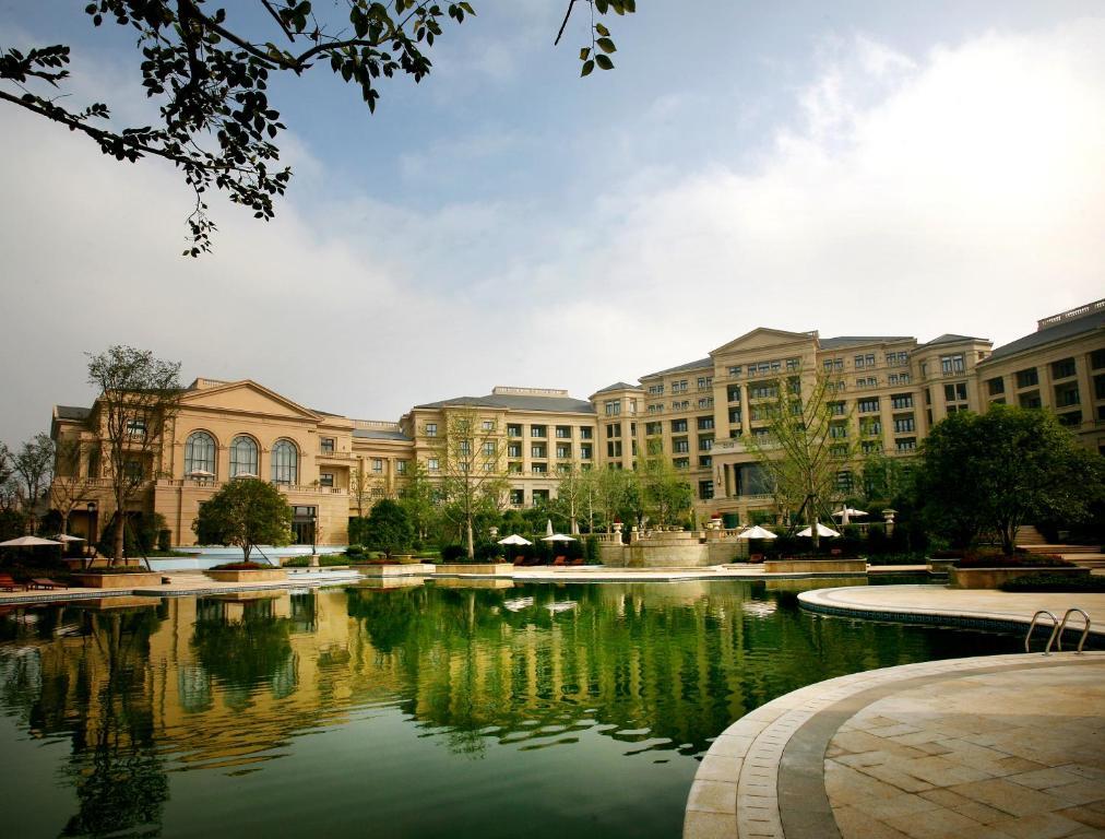 Landison Green Town Hotel Xinchang Esterno foto