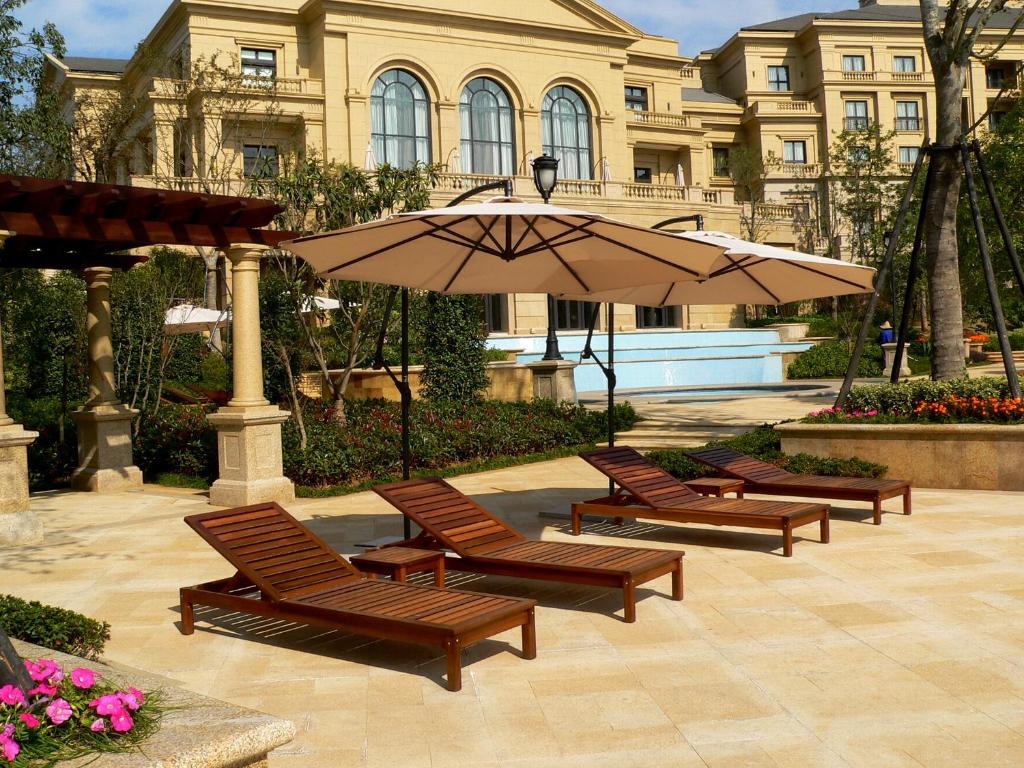 Landison Green Town Hotel Xinchang Esterno foto